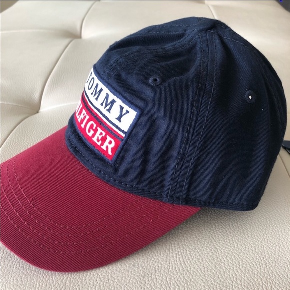 New Hilfiger baseball hat 🧢 - Picture 2 of 4